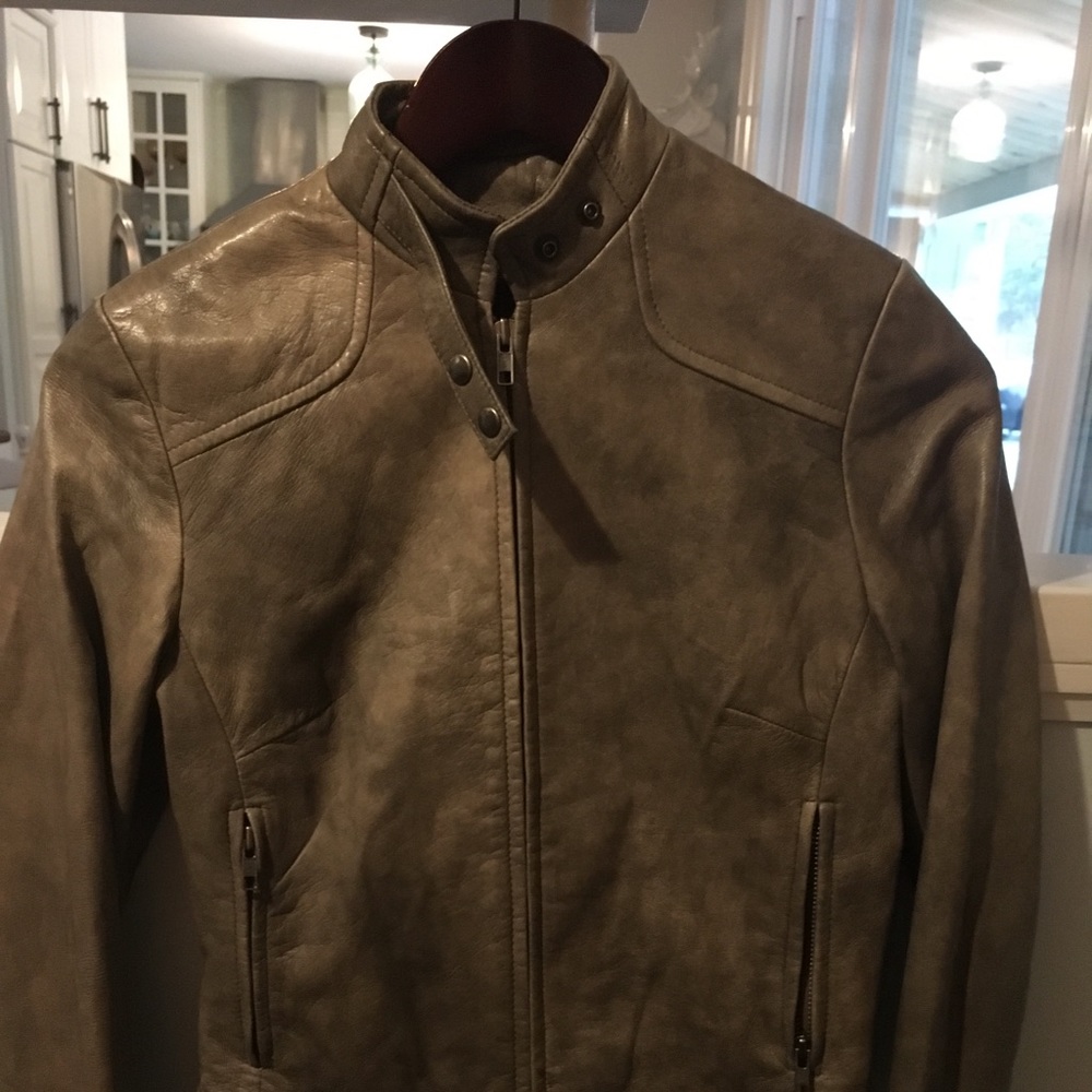 DANIER leather jacket. Size 4-6. Great condition